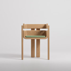 Oak Chair Frontal 300x300